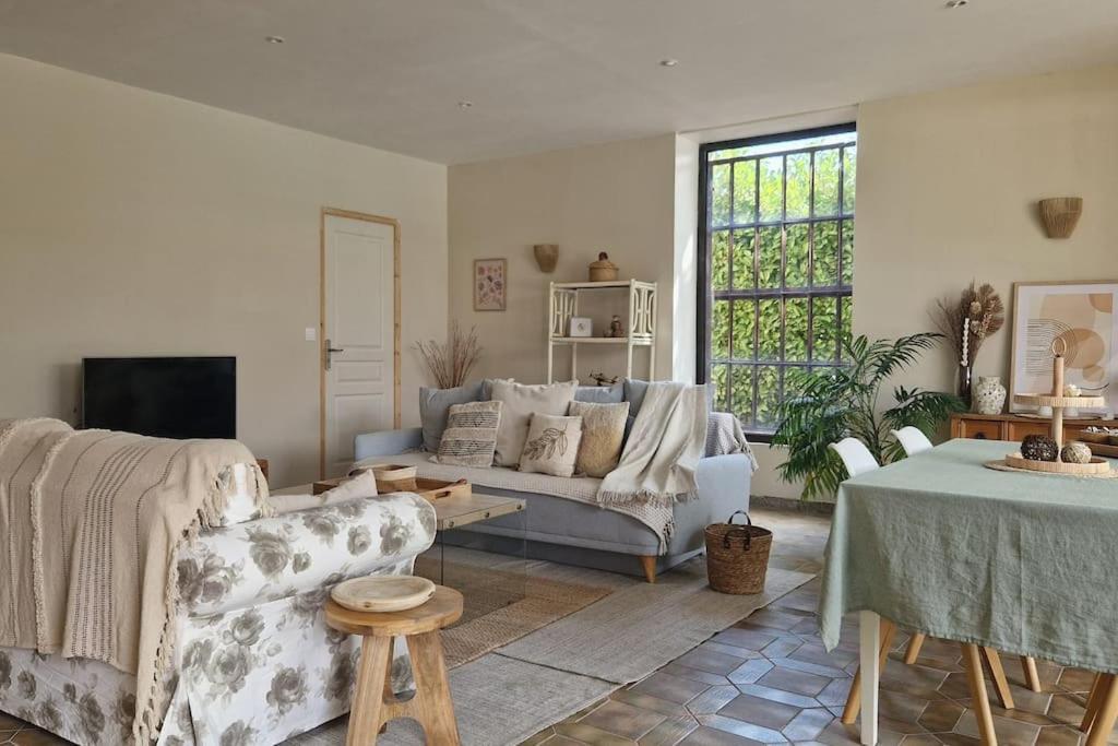 Le Champ Du Roy Apartamento Chasse-sur-Rhône Exterior foto